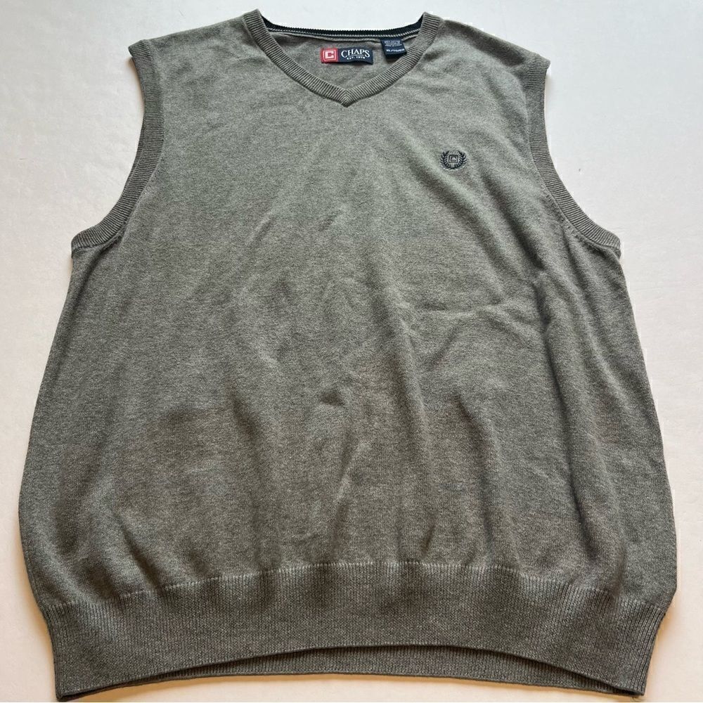 Chaps Men's Cotton Sweater Vest V-neck Gray with Navy blue logo Size XL